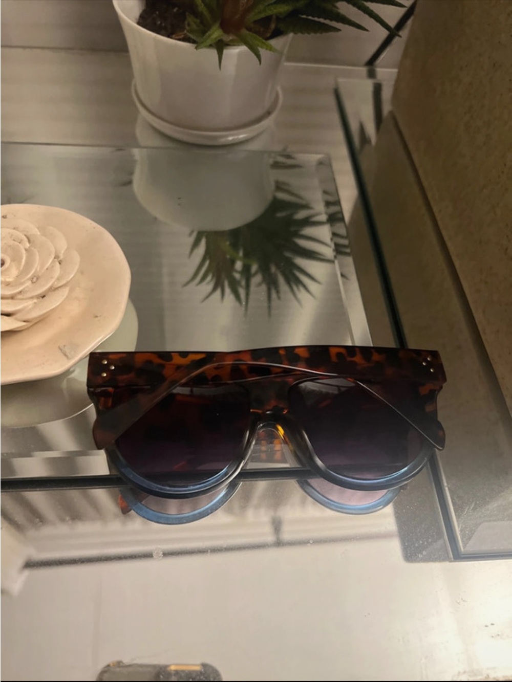 Tortoiseshell Oversized Women’s Sunglasses - Brown - Picture 3 of 3